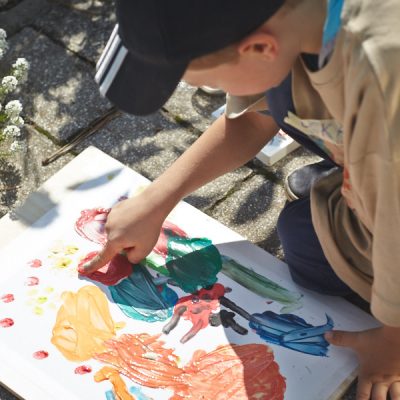 Sommer Sonne Garten – Malen mit Fingerfarben