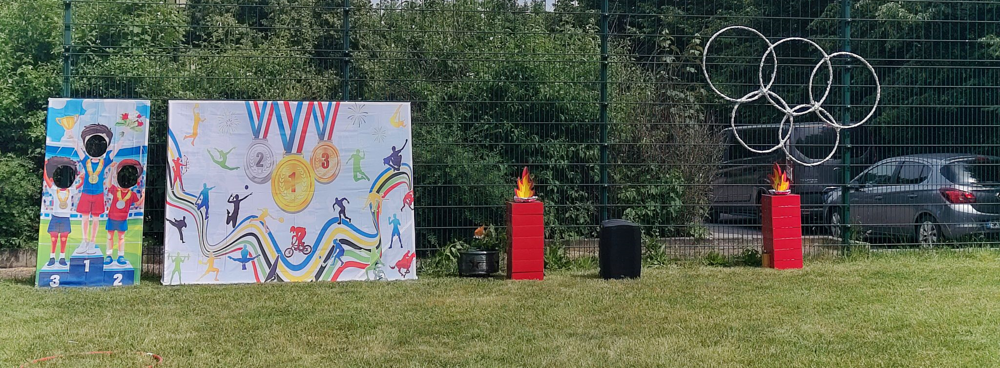 Labyrinthische Flamme auf einer Wiese